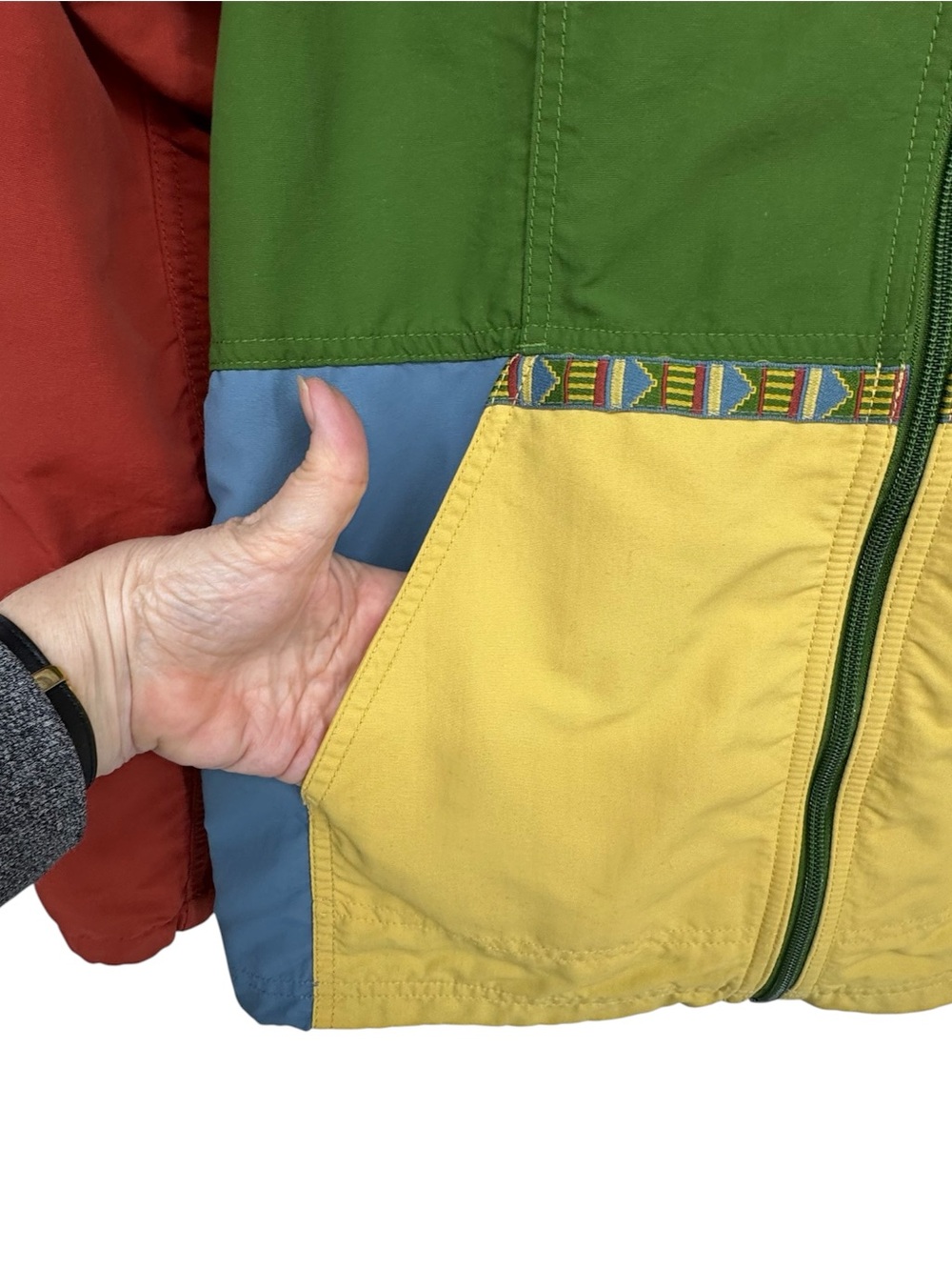 Women’s LL Bean Small Petite MultiColored Nylon Full Zip Mountain Classic Jacket - Picture 8 of 10